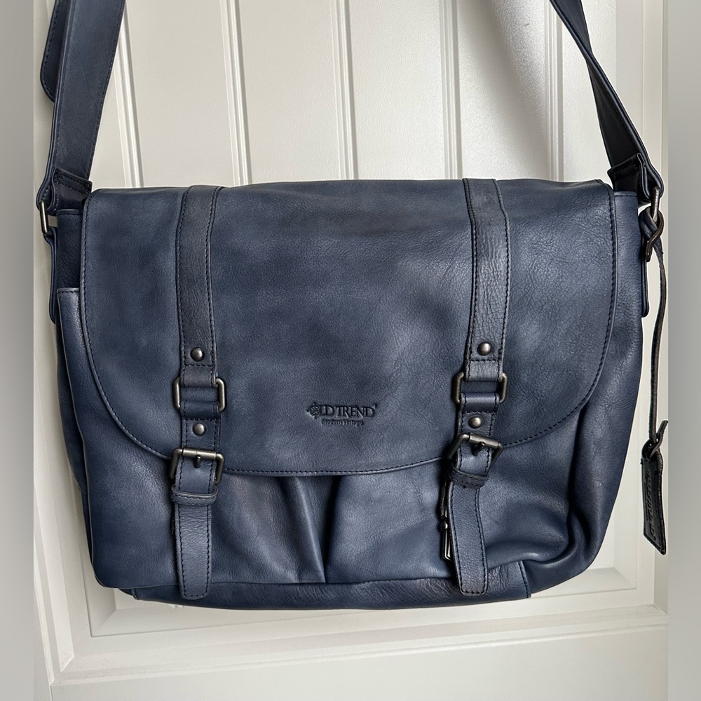 Old Trend Stylish Navy Leather Laptop Bag
